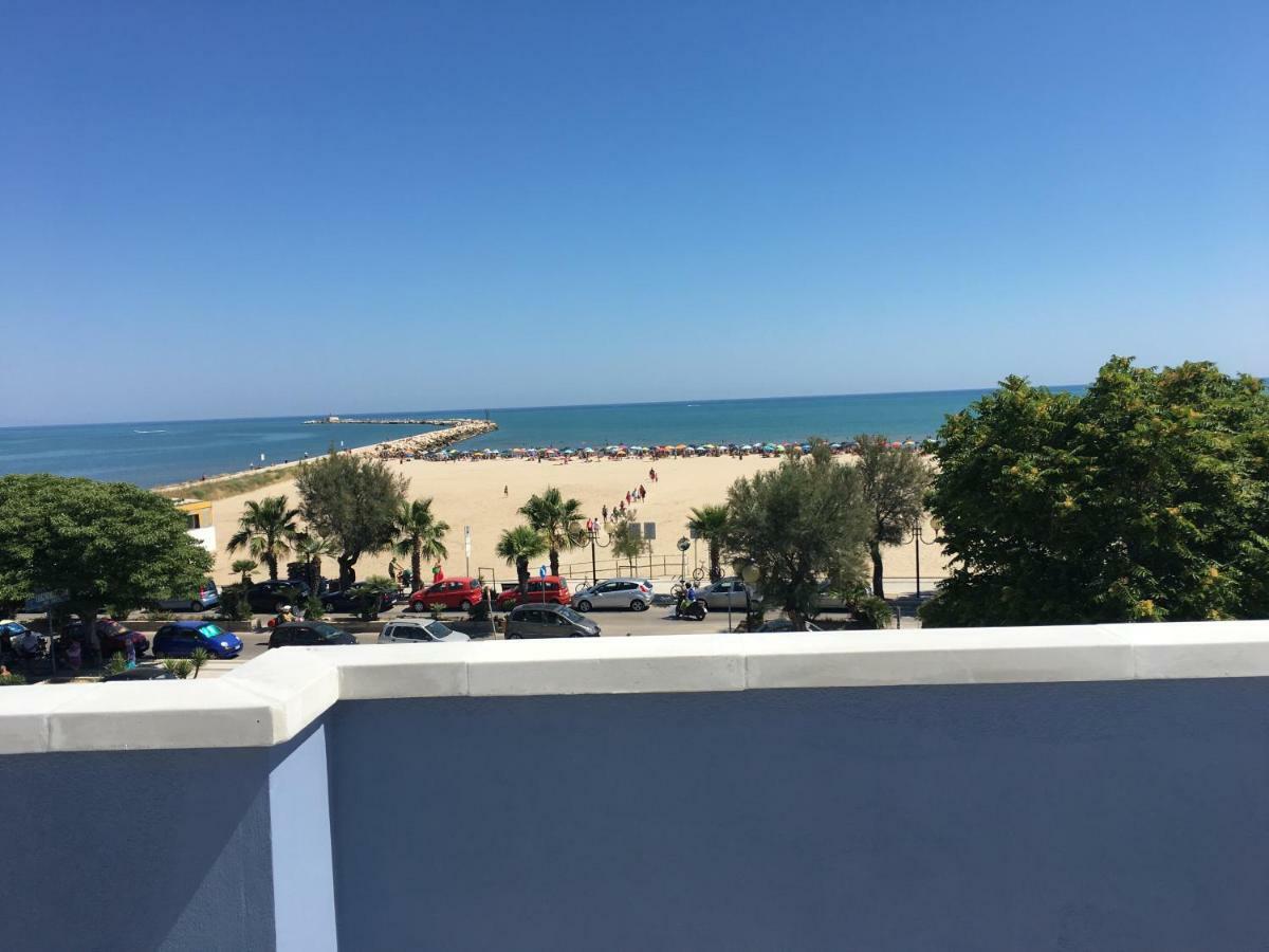 Отель Soleemare Барлетта Экстерьер фото